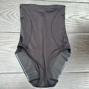 Naomi & Nicole  black shape wear